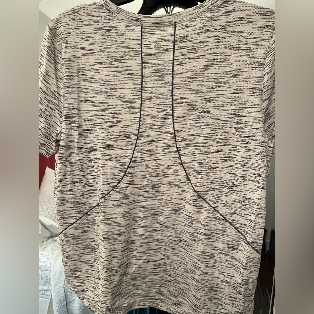 Lulu Shortsleeve Grey Heather tee